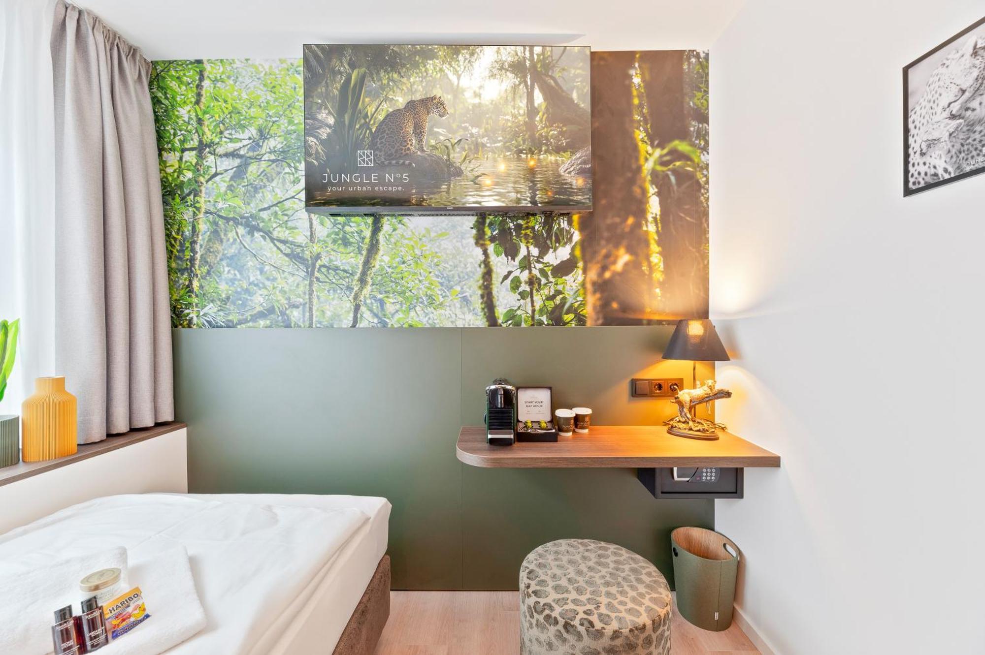 Jungle No5 Boutique Hotel - Stuttgart City-Center Exterior photo